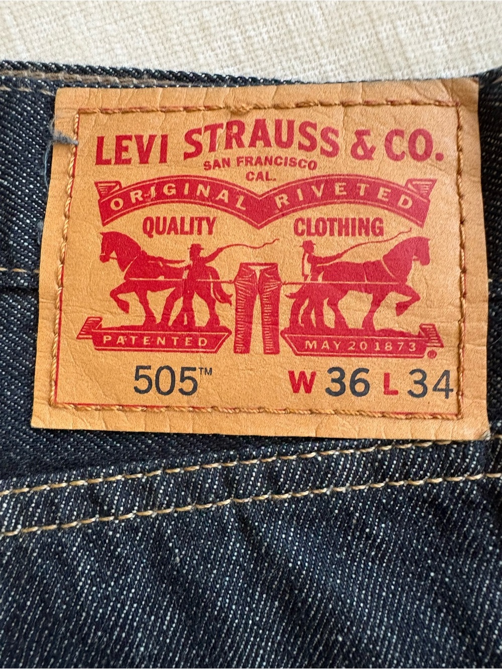Levi's 505 Straight Men's Jeans in Dark Blue with Tan Patch